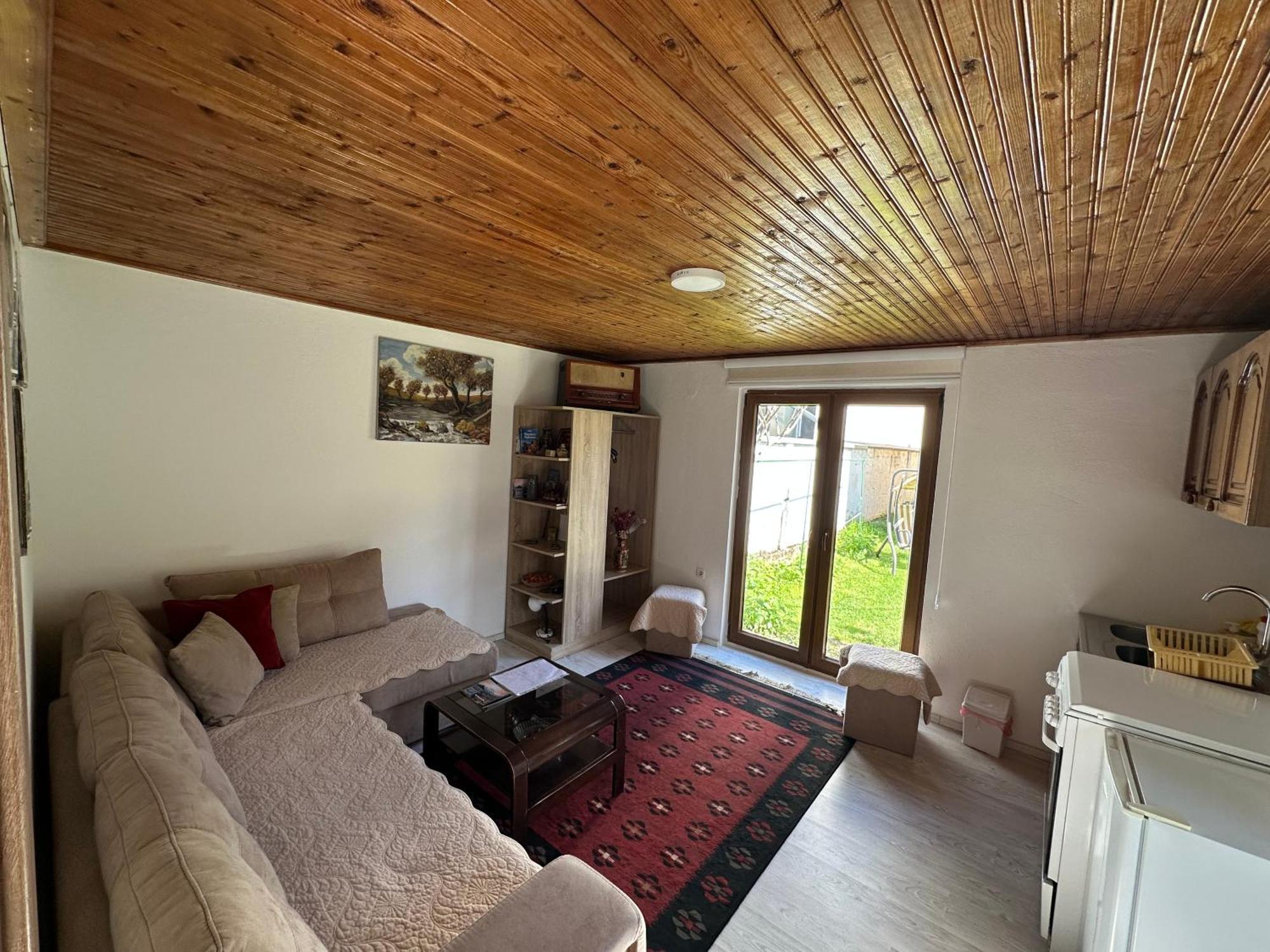 Garden Guesthouse Gjakova Екстер'єр фото